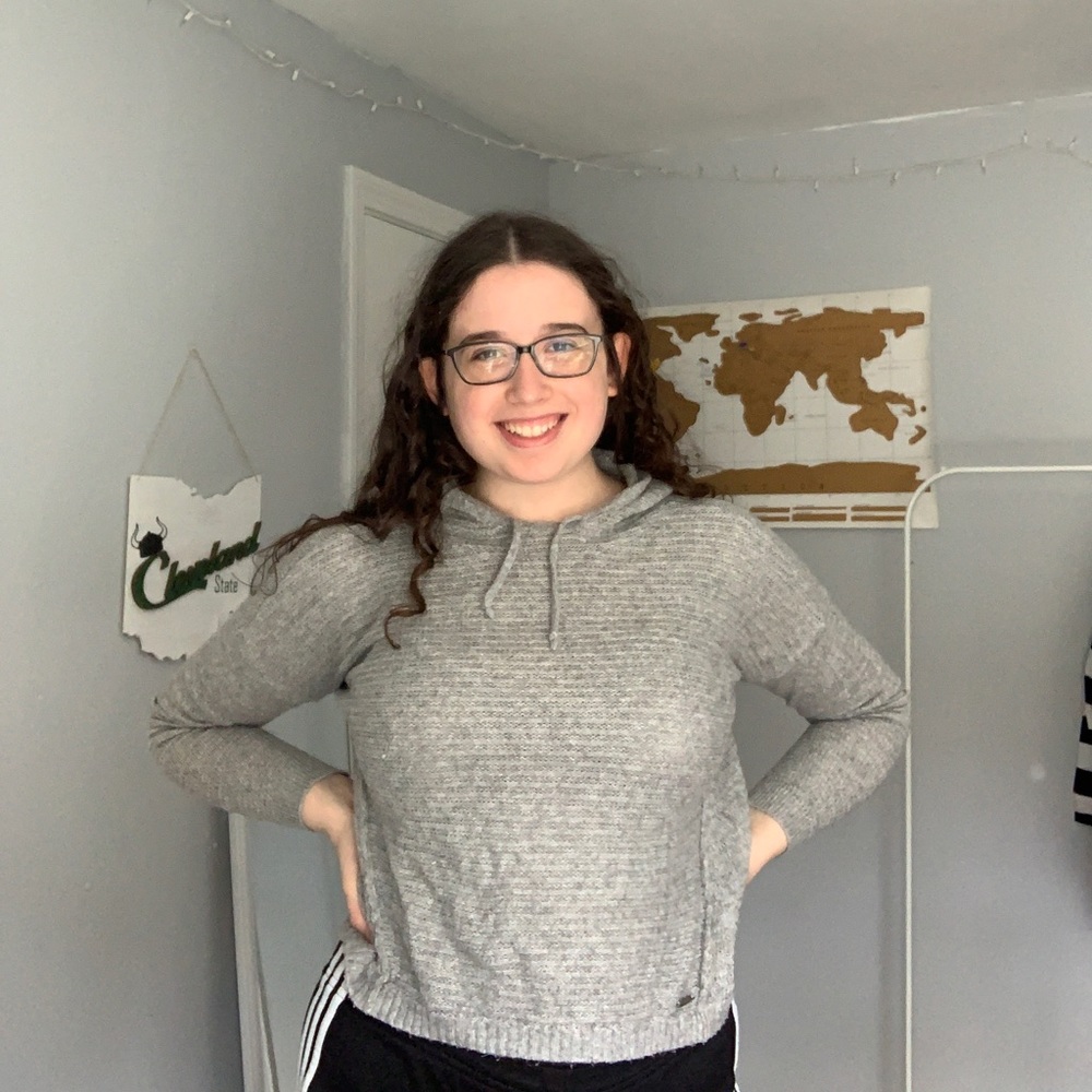 GRAY HOODED SWEATER